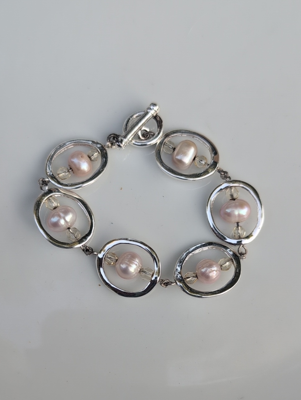 Freshwater Pearl Toggle Bracelet Pearls Encased In Silver Round Rings. - Picture 1 of 9